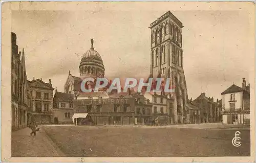 Cartes postales Tours I et L La Tour Charlemagne et la Place Chateauneuf