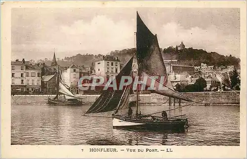 Cartes postales Honfleur Vue du Port Bateau