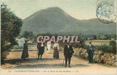 Cartes postales Clermont Ferrand Sur la Route du Puy de Dome