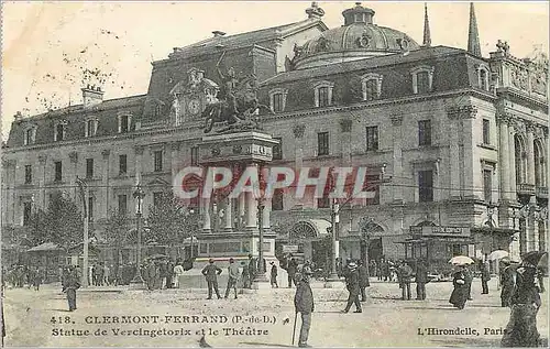 Cartes postales Clermont Ferrand P de D Statue de Vercigetorix et le Theatre