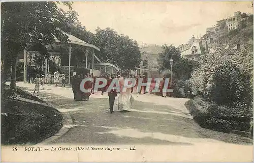 Cartes postales Royat La Grande Allee et Source Eugenie