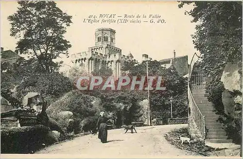 Ansichtskarte AK Royat Route de la Vallee L'Eglise forifiee