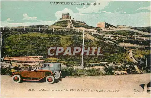 Cartes postales L'Arrevee au Sommet du Puy de Dome par la Route Automobile