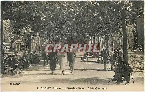 Ansichtskarte AK Vichy Allier L'Ancien Parc Allee Centrale