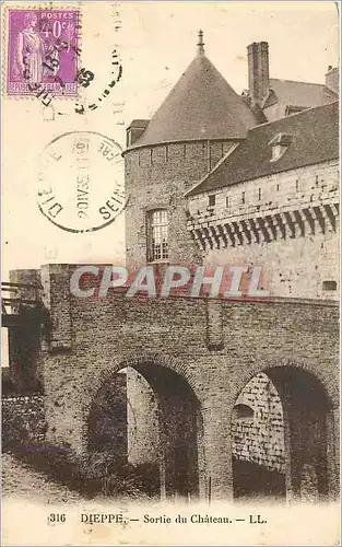 Cartes postales Dieppe Sortie du Chateau