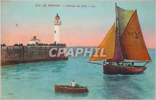 Cartes postales Le Treport L'Entree du Port Bateau Phare