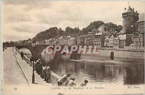 Ansichtskarte AK Laval La Mayenne et le Donjon