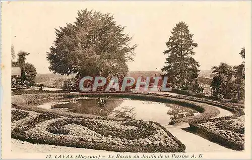 Ansichtskarte AK Laval Mayenne Le Bassin du Jardin de la Perrine