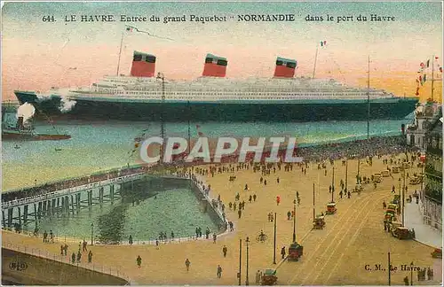 Cartes postales Le Havre Entree du grand Paquebot Normandie dans le Port du Havre