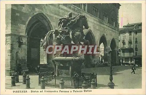 Cartes postales Piacenza statua ad Alessandro Farcese  Palazzo Gotico