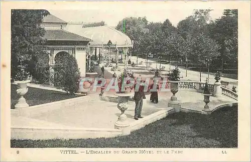 Cartes postales Vittel l'escalier du grand hotel et le parc