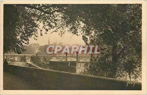 Cartes postales Paris en flanant  quai du Louvre vue sur la Cite