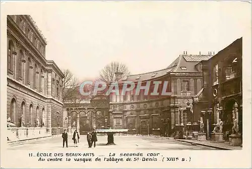 Cartes postales Ecole des beau arts la seconde cour au centre la vasque de l'Abbaye de St Denis XIII e s