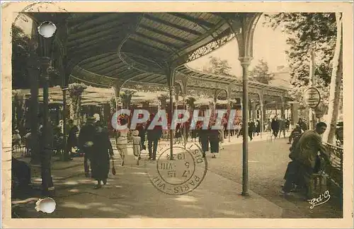 Cartes postales Vichy Allee couverte et Pergolas du Parc