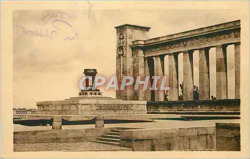 Cartes postales Varennes le monument Amerocain aux Morts de Pensylvanie Vue de Cote