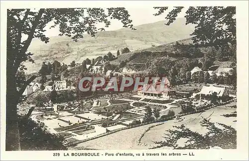 Cartes postales La bourboule Parc d'enfants vu  travers les arbres