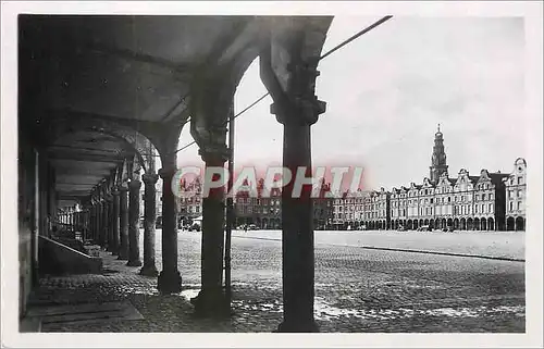 Cartes postales Arras La grande Place et les Arcades