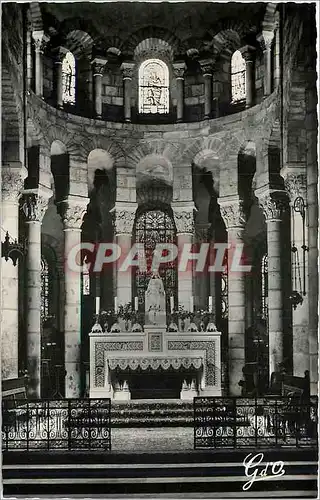 Cartes postales L'Auvergne Clermont ferrand Nasilique de ND du Port Le Choeur l'un des plus beu ouvrages de Styl