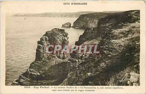 Cartes postales Cap frehel le rocher de La fauconniere ux assises regulieres sapes sans relache par l vague ecum