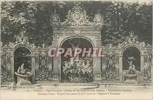 Cartes postales Nancy Plce Stanslas Grilles en fer forge de jean Lamour Fontaine de Neptune