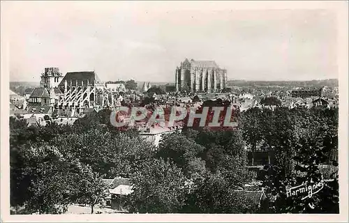 Ansichtskarte AK Beauvais Vue generale a droie la cathedrale a gauche l'eglise Saint Etienne