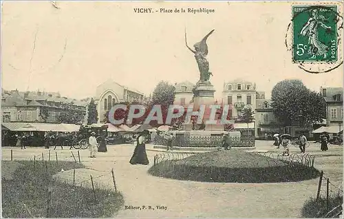 Ansichtskarte AK Vichy Place de la Republique