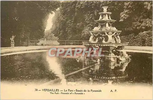 Cartes postales Versailles Le Parc Bassin de la Pyramide