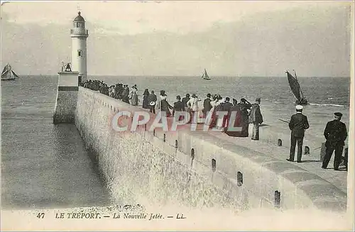 Cartes postales Le Treport La Nouvelle Jetee Phare Bateau