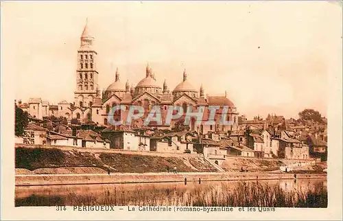 Cartes postales Perigeux La Cathedrale romane byzantine et les Quais