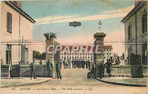 Cartes postales Nevers La Caserne Pitie Militaria