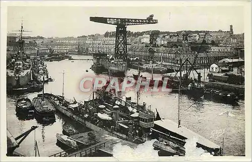 Ansichtskarte AK Brest Le Port de Guerre Bateaux