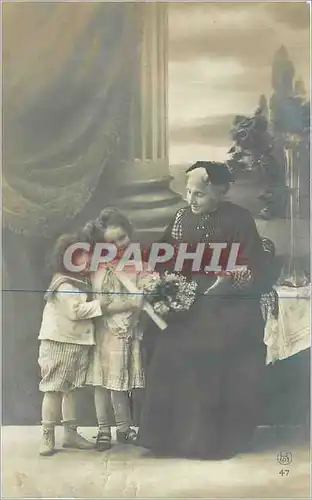 Cartes postales Enfants Grand Mere
