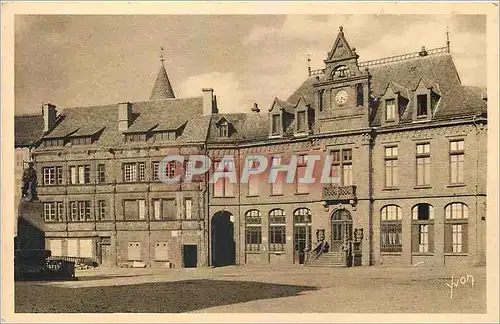 Cartes postales Saint Flour Cantal La Maison consulaire et l'Hotel des Postes