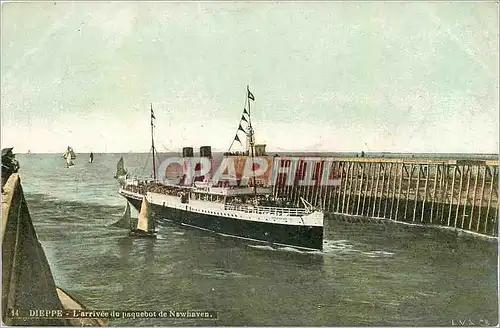 Cartes postales Dieppe L'Arrivee du paquebot de Newhaven Bateau