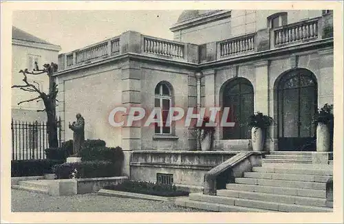 Cartes postales Statue de Dom Perignon et entree des Salons de reception