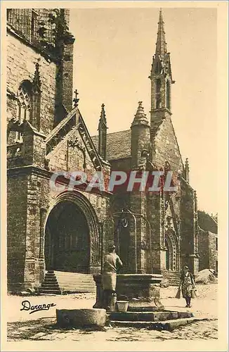 Ansichtskarte AK Locronan Finistere Le vieux Puits et l'Eglise