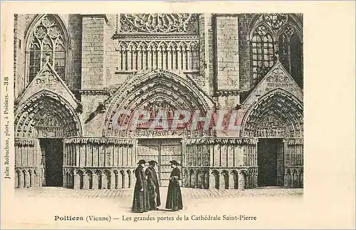 Ansichtskarte AK Poitiers Vienne Les grandes portes de la Cathedrale Saint Pierre