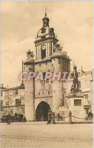 Cartes postales La Rochelle La Grosse Horloge qui etait percee dans les Remparts