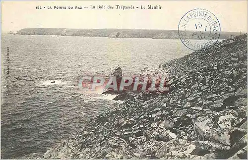 Ansichtskarte AK La Pointe du Raz La Baie des Trepasses Le Menhir