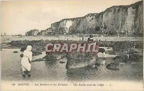 Cartes postales Dieppe Les Rochers et les Falises