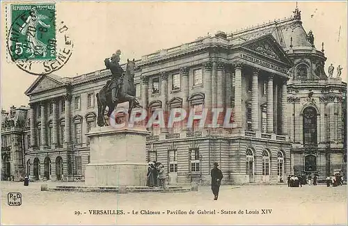 Cartes postales Versailles Le Chateau Pavillon de Gabriel Statue de Louis XIV