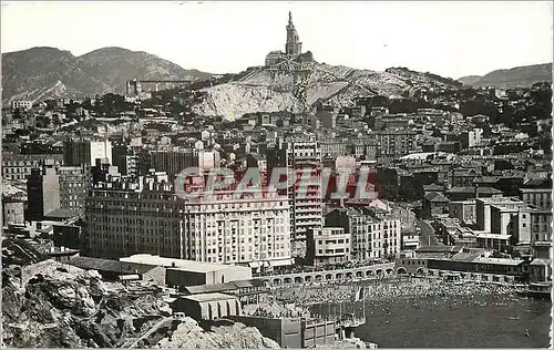 Cartes postales moderne Marseille A vue aerienne la plage des Catalans au fond La basilique de Notre Dame de la Garde