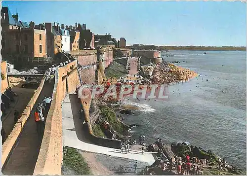 Cartes postales moderne Saint Malo I et V Le Remparts et la Plage de Bon Secours