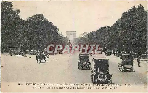 Cartes postales Paris L'Avenue des Champs Elysees et l'Arc de Triomphe Automobile