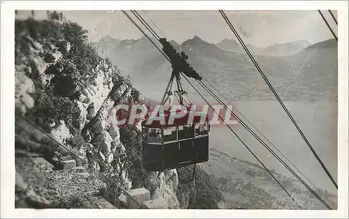 Cartes postales moderne La Cabine arrivant a la gare superieure Teleferique