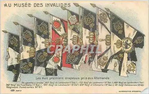 Ansichtskarte AK Au Musee des Invalides Paris Militaria Drapeaux