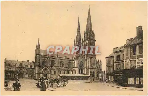 Cartes postales La Delivrande La Basilique et la Place