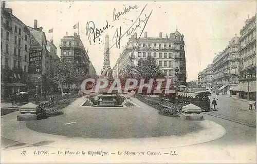 Cartes postales Lyon La Place de la Republique Le Monument Carnot Tramway