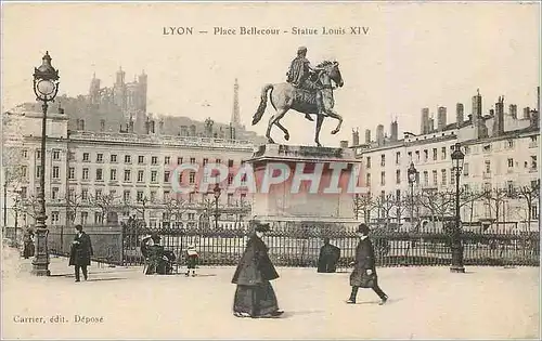 Cartes postales Lyon Place Bellecour Statue Louis XIV