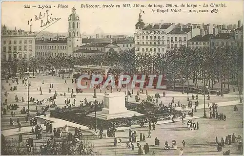 Cartes postales Lyon Place Bellecour